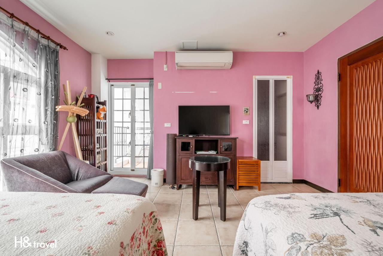 White Cotton Candy Homestay Hualien Kültér fotó